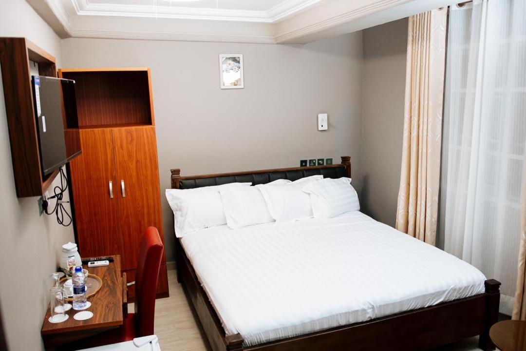 Ocean6 Hotel Kokrobite Kültér fotó